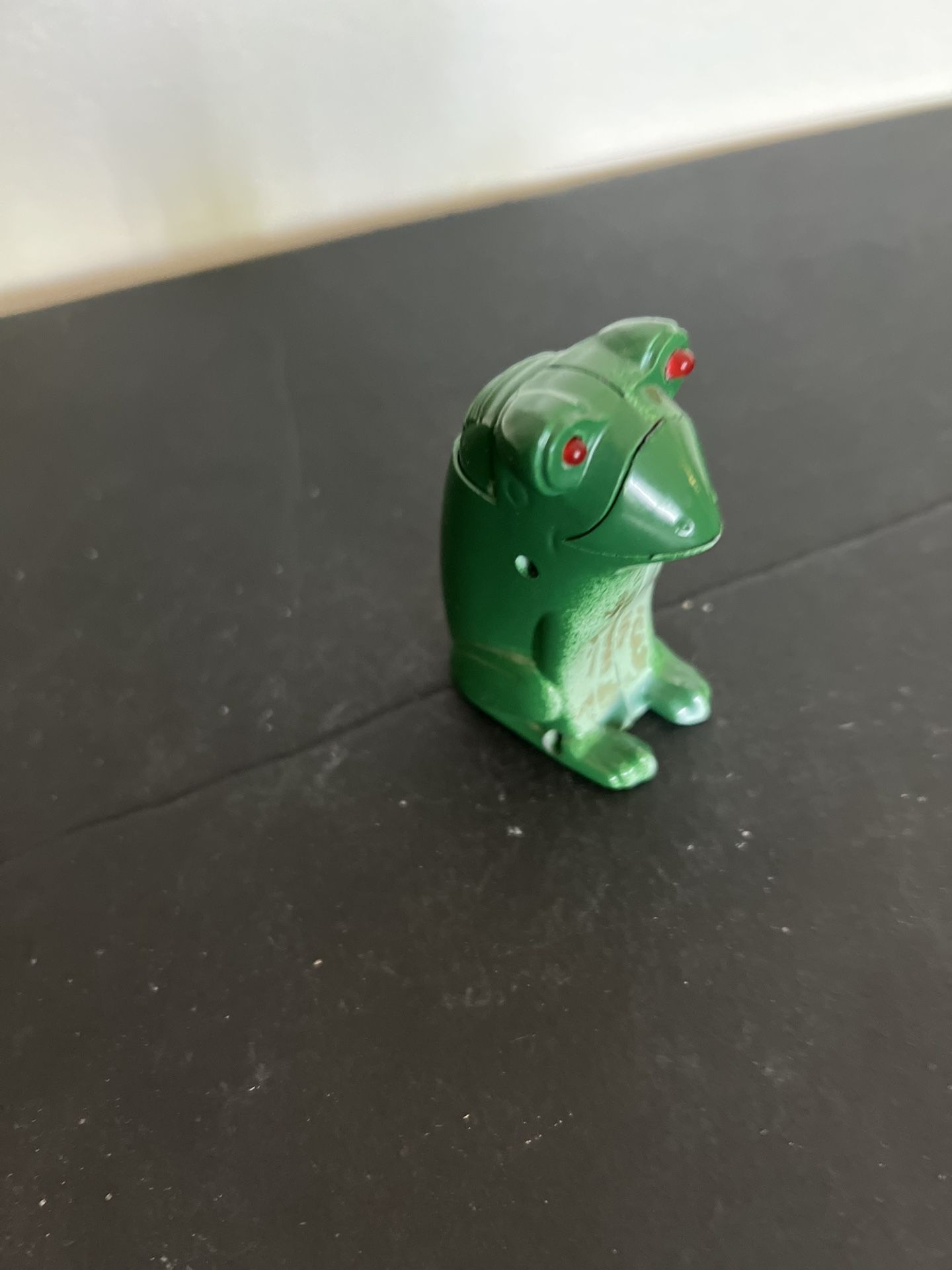 Vintage Jeremiah Was a Bullfrog lighter Butane Fuel Refillable