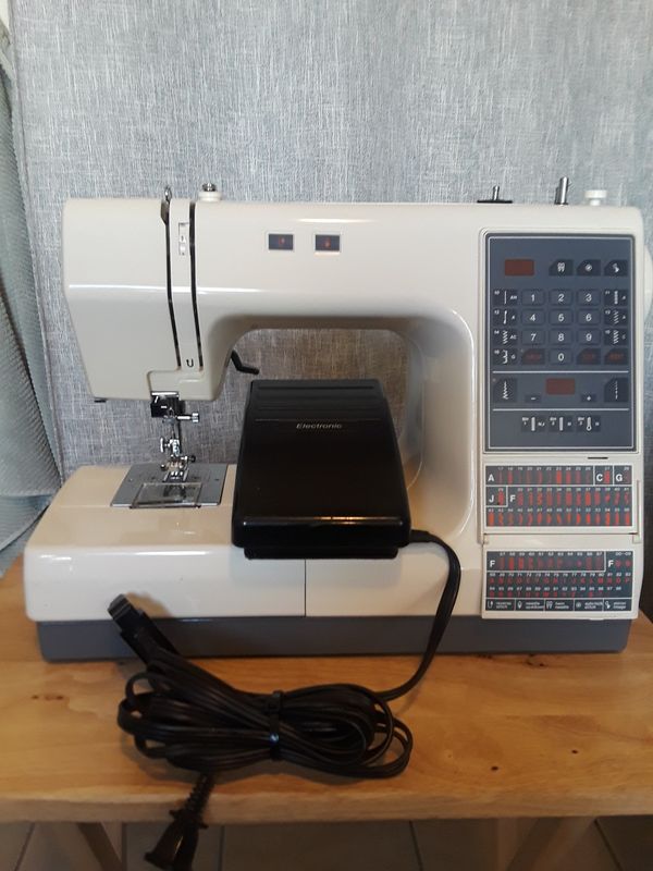 Kenmore 385 1960180 100 stitch sewing machine for Sale in San Diego, CA