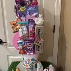 Rumi 🐰Easter basket