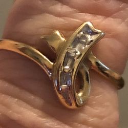 🎀 Ladies 10K Yellow Gold Diamond Awareness Ribbon Ring Size 6.75