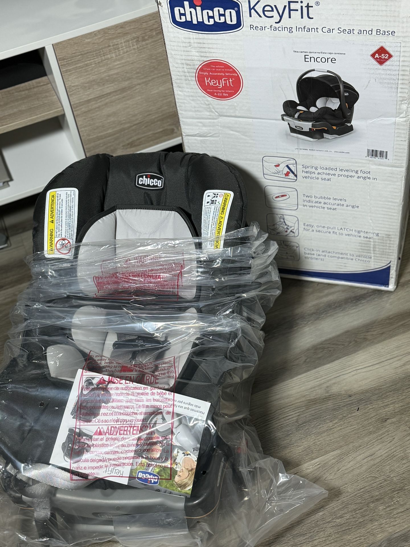 Chicco KeyFit Infant Car Seat and Base | Rear-Facing Seat for Infants 4- 22 lbs.