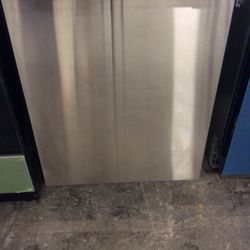 Thermador Dishwasher 24” Stainless Steel 