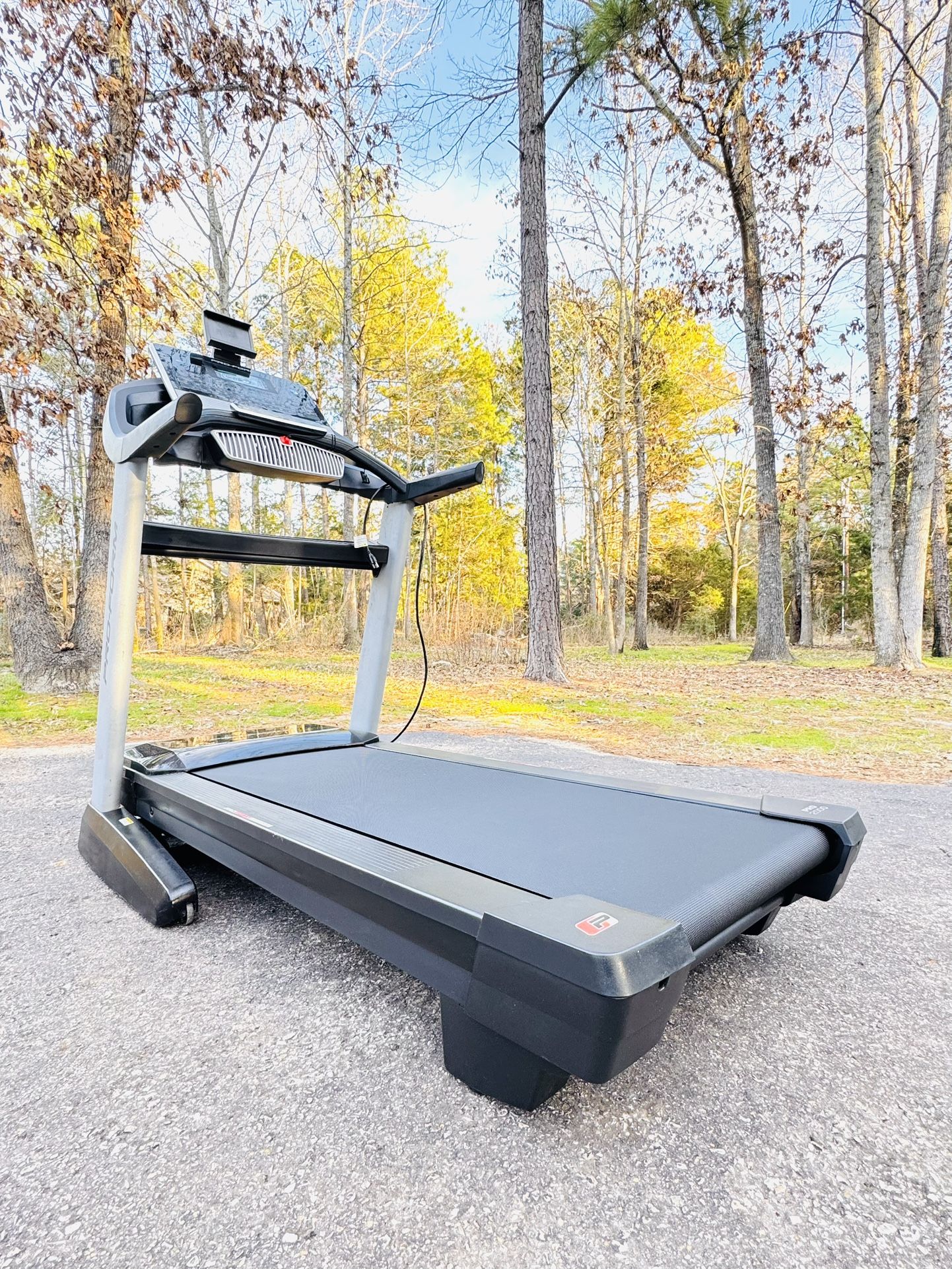 ProForm Pro 2000 Treadmill With Power Incline
