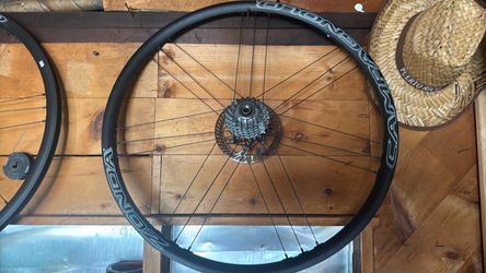 Campagnolo Zonda disc wheel set