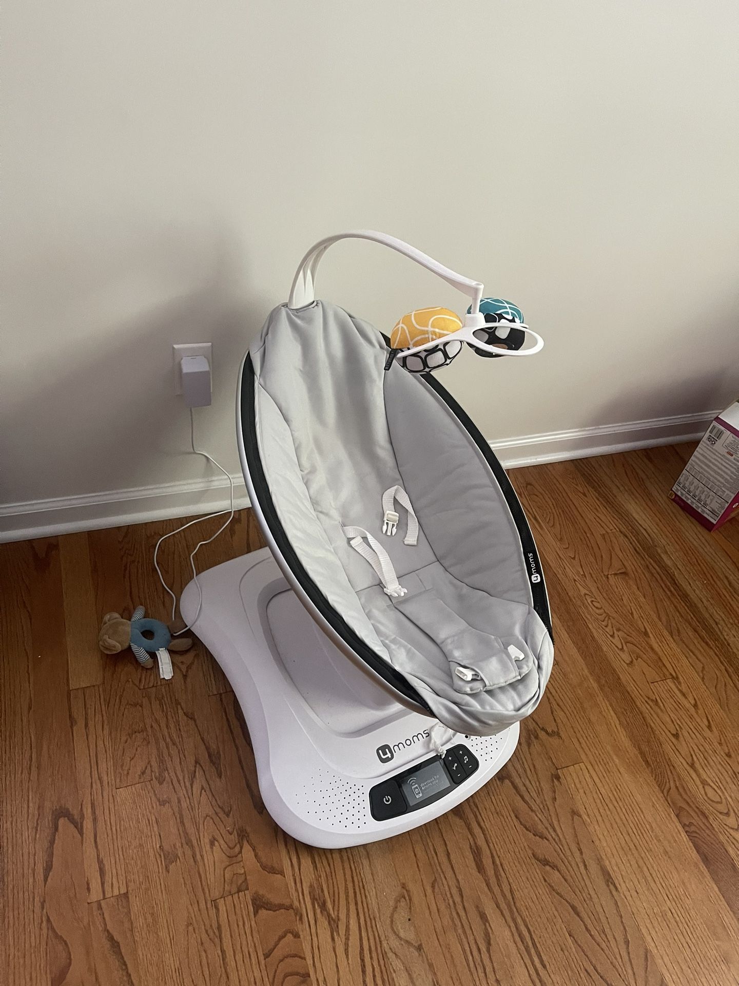 4moms® mamaRoo 4 Multi-MotionTM Baby Swing, Bluetooth