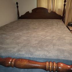 Broyhill Queen Size Bedroom Set