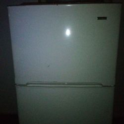 Kenmore Refrigerator 