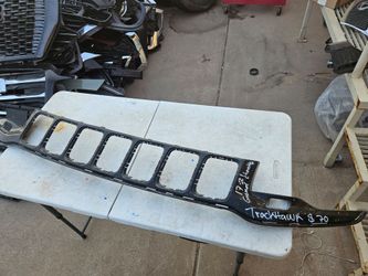 Jeep Grand Cherokee trackhawk grille oem