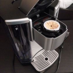 CUISINART SINGLE CUP COFFEE MACHINE ONLY USED ONCE IS  LIKE NEW