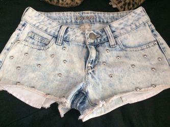 Size 1 studded shorts euc