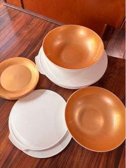 Tupperware set