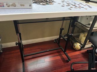 Puzzle table