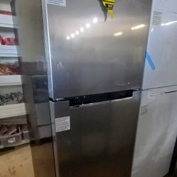 Magic Chef 10.1 Cu Ft Top Freezer Refrigerator 
