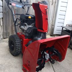 Toro Power Max 824 OE 24" Inch 252cc 2-Stage Gas Self Propelled Snowblower With Electric Start And Quick Chute Control 