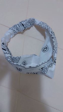 White Paisley Print Twist Headband