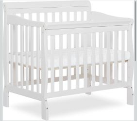 Dream On Me Aden 4-in-1 Convertible Mini Baby Crib