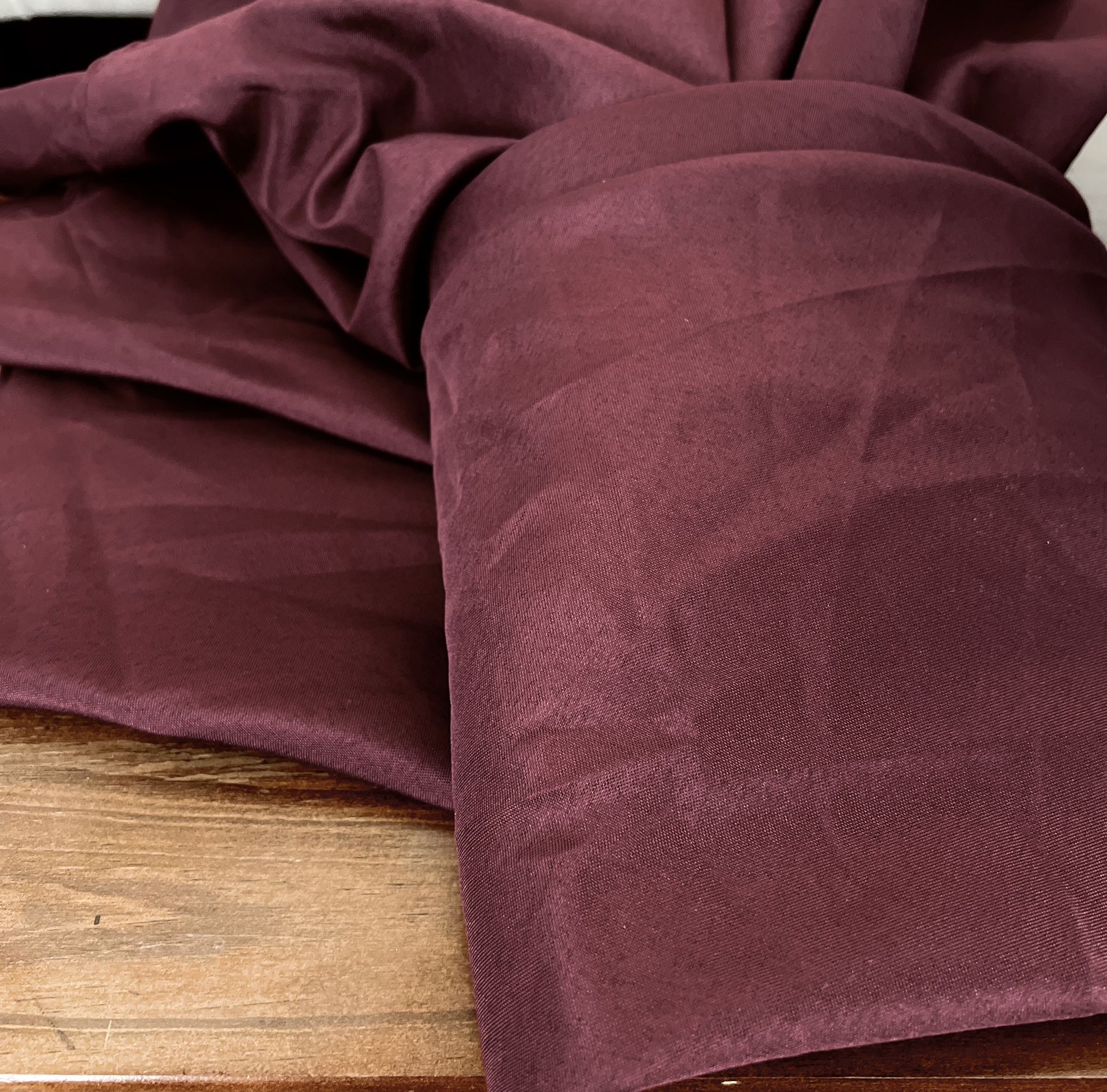 Burgundy Seamless Polyester Rectangle Tablecloth, 90 X 132”