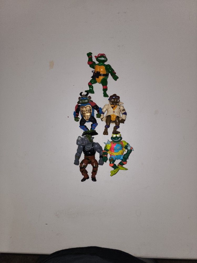 5 TMNT Figures