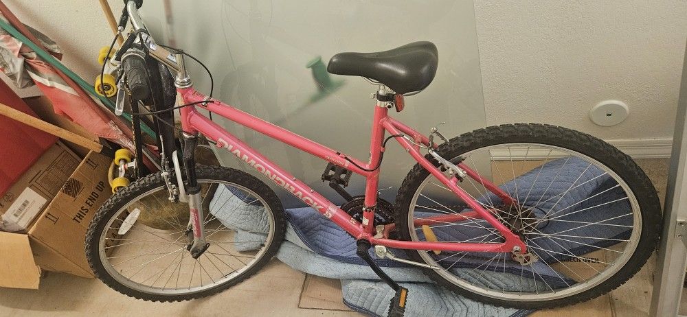 3 Mountain Bikes