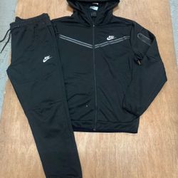Black Nike Tech $130