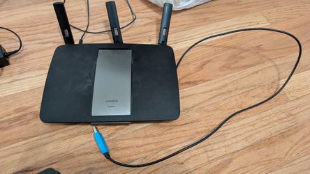 Linksys EA6900 
