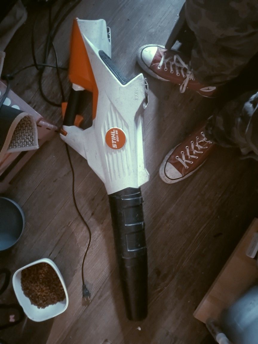 Stihl Electric Blower BGA - 86 With Battery BG -500
