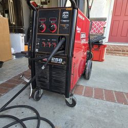 Lincoln Welder Mig 256