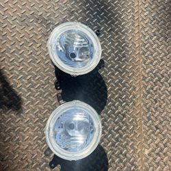05-09 Mustang Fog Lights