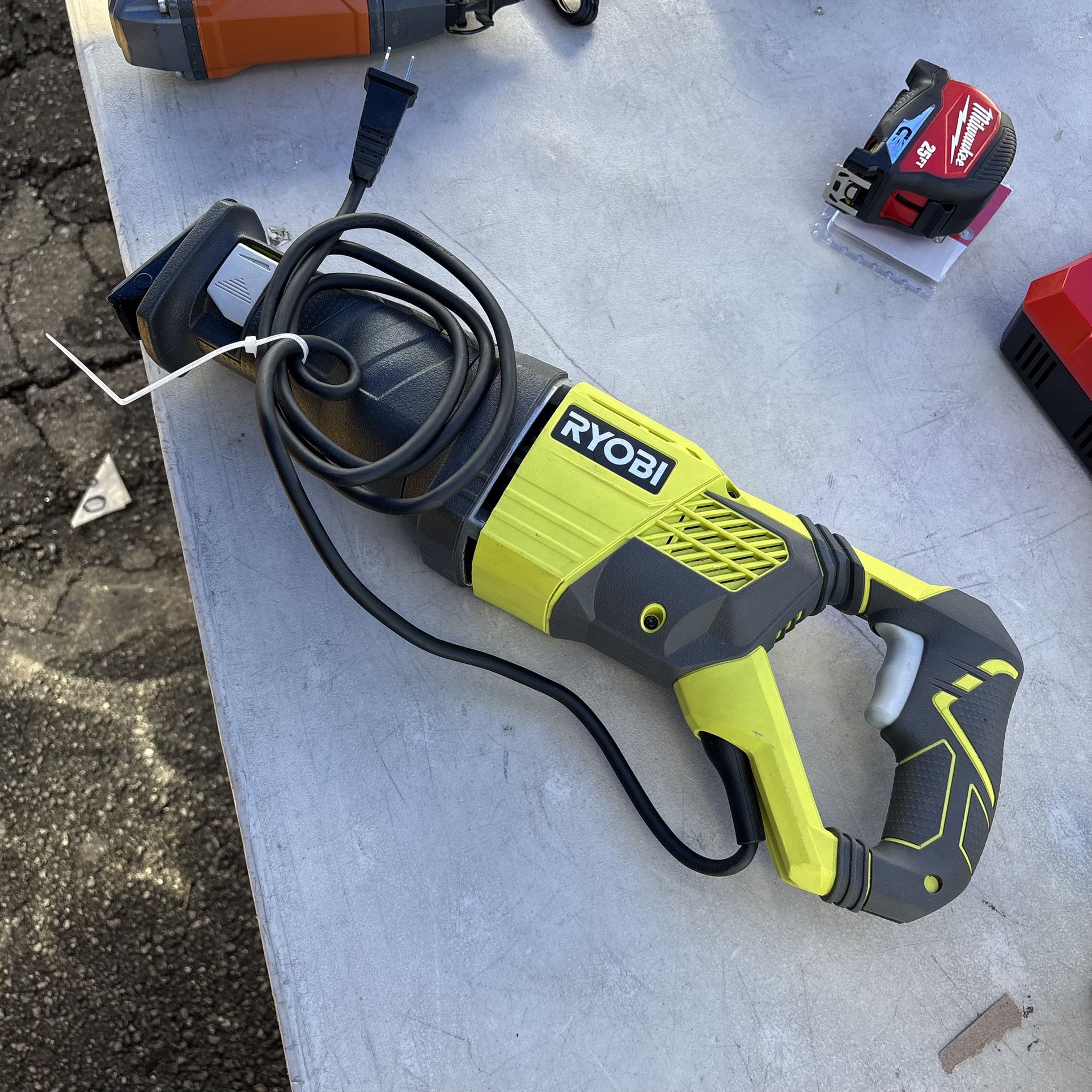 Ryobi VARIABLE SPEED RECIPROCATING SAW
