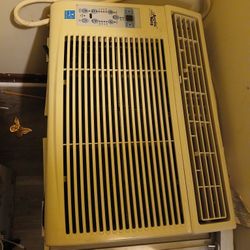 Big Air Conditioning Good Condition 12000 BTU.  $125obo