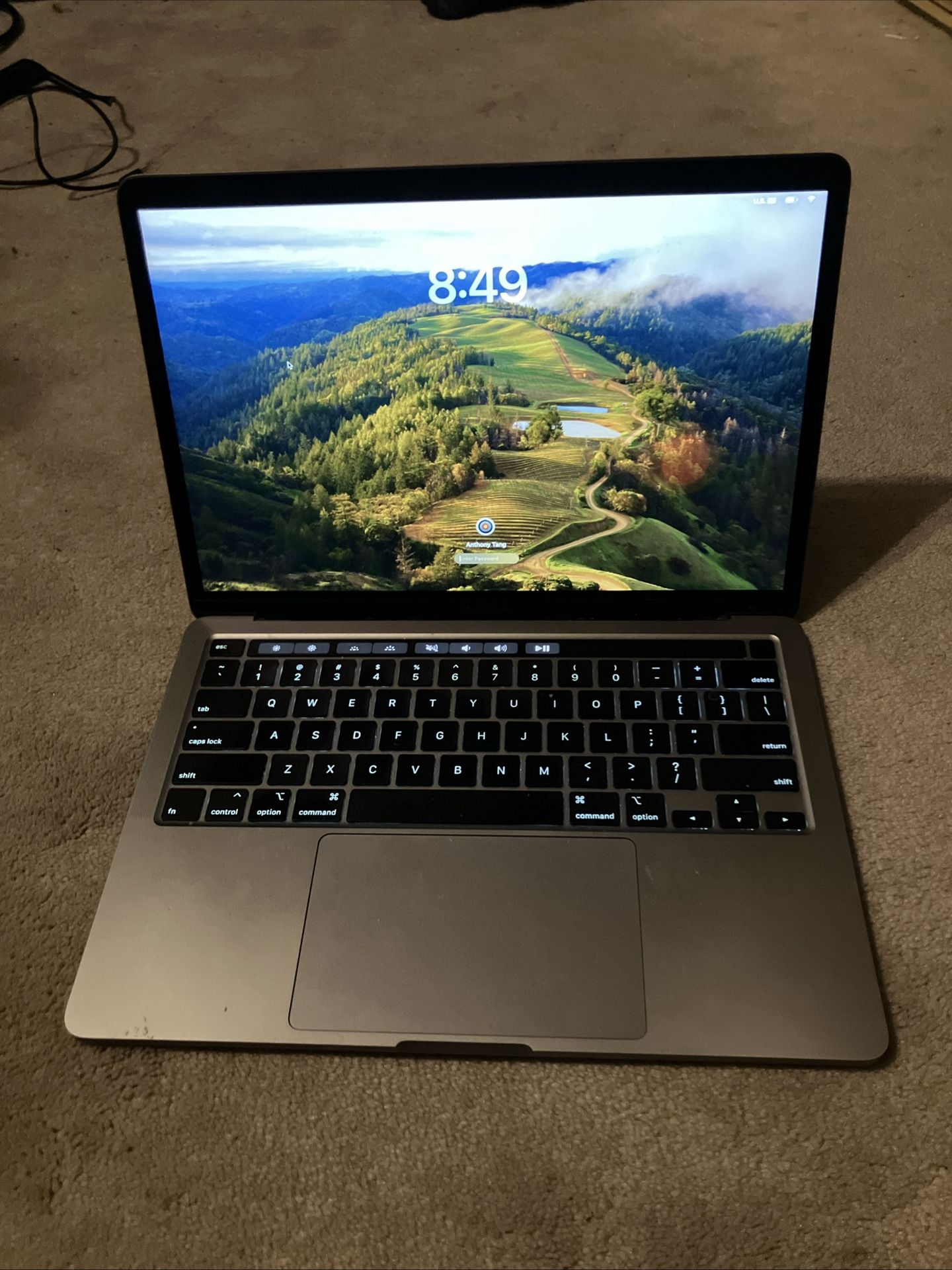 MacBook Pro 2020 1.4 GHz Quad Core Intel Core i5 500 GB SSD Hardrive