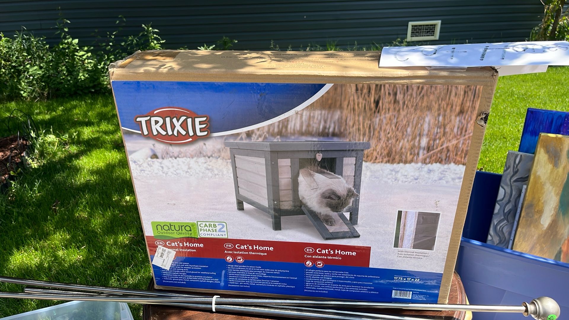 Outdoor insulated cat house