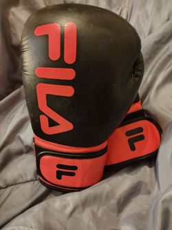 Like new! FILA women's boxing gloves!