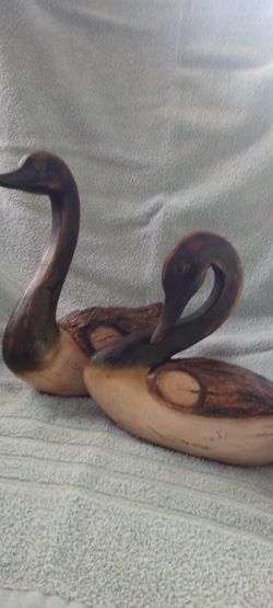 SWANS Beautifully Hand-Carved Pair 