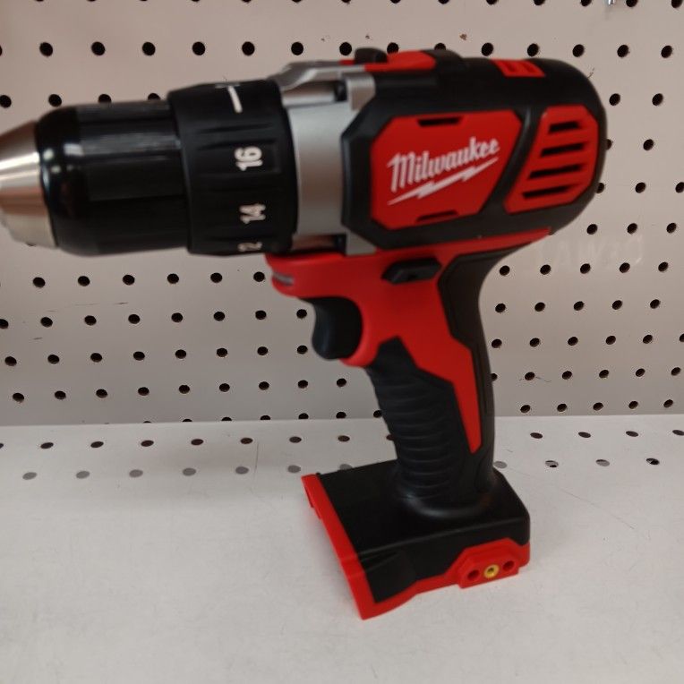 Milwaukee New Drill Driver 18M Nuevo