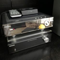 Phillips CD with Tuner & Cambridge Soundworks Speakers