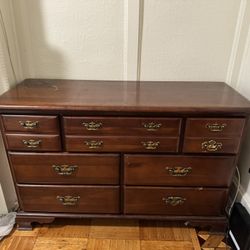 Dresser