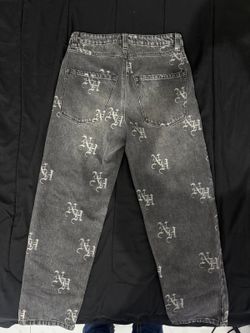 Ninth Hall size 28