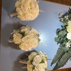 3 White Rose  Bouquet With Bedazzled Handle