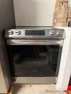SMART SAMSUNG ELECTRIC STOVE W/ AIR FRY