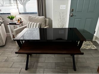 Computer desk