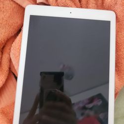 iPad And Apple Watch Se