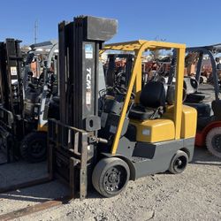 TCM forklift 5,500 Lb 4 Stage EXCELLENT