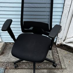 Desk chair offerup sales