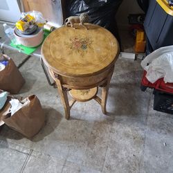Vintege Hand Painted Floreal Round Table