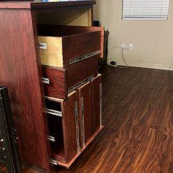 Solid Wood 5- Drawer Dresser 