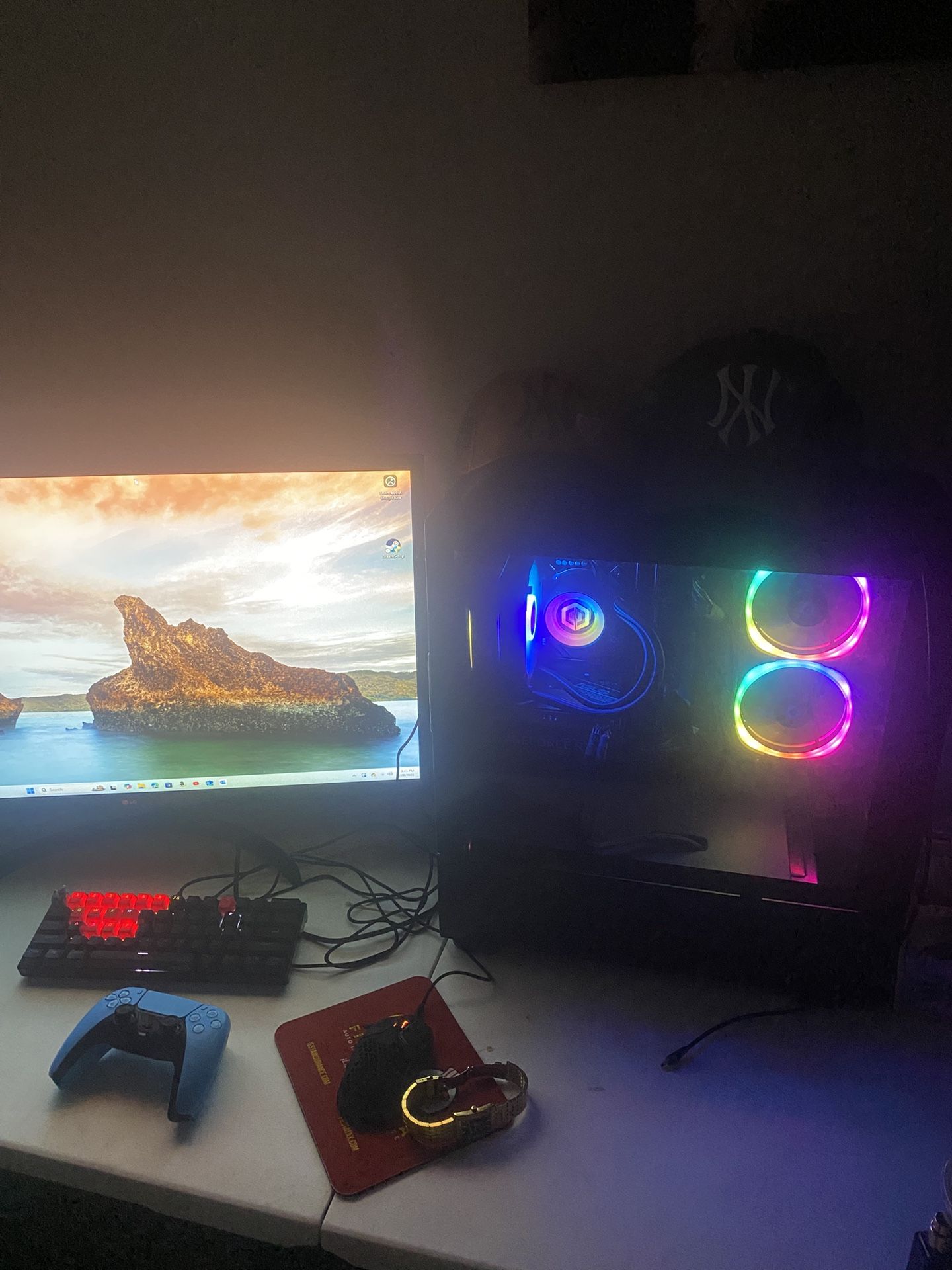 Cyber power Gaming Pc With Hyper Mouse