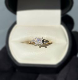 Jewelry 10k solid yellow gold diamonds 0.10CTW square ring sz 7.00