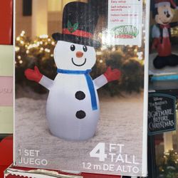 4ft Christmas Waving Snowman Inflatable Yard Decor Prop