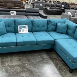 New Sectional Couch / Free Delivery 